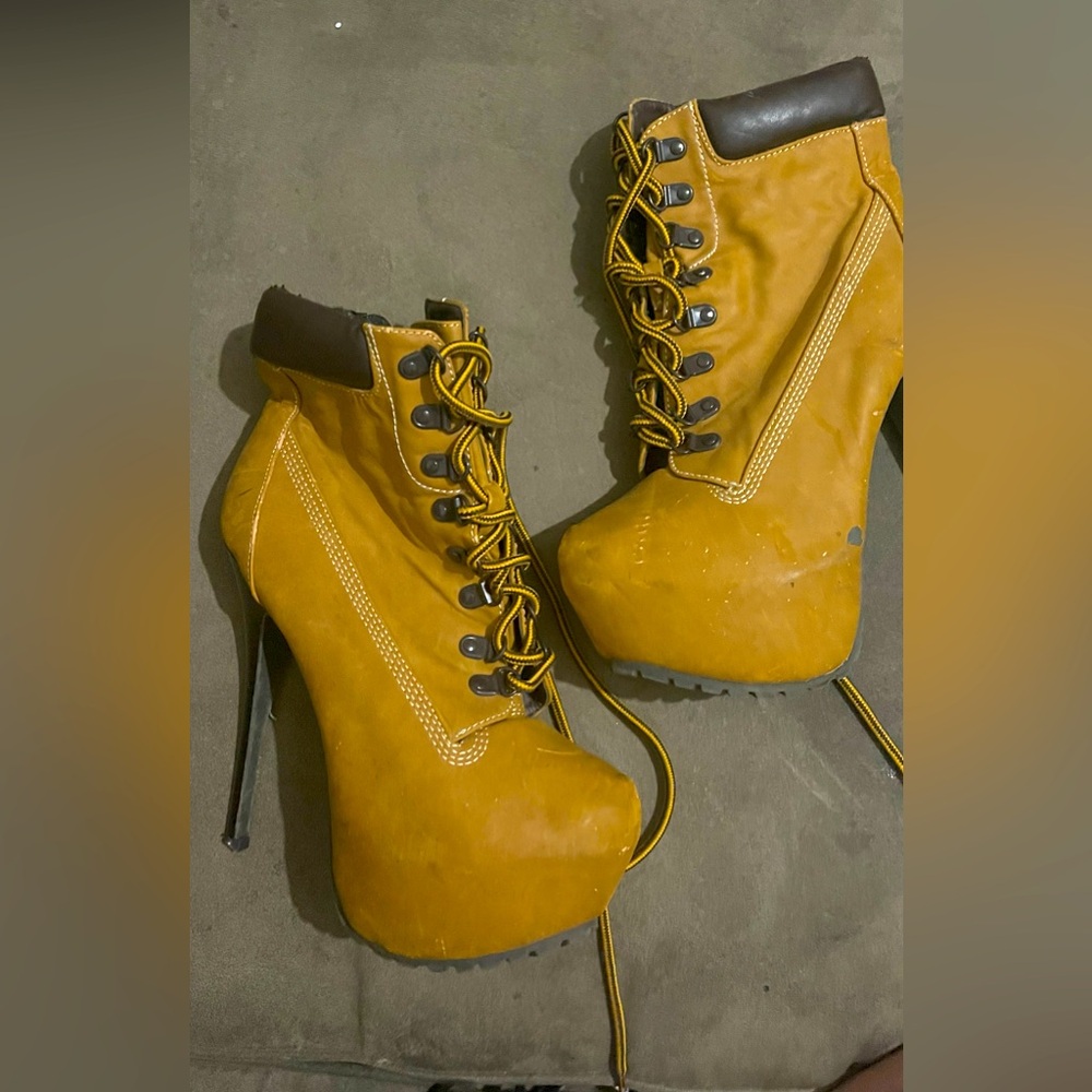 Size 9 timb heels